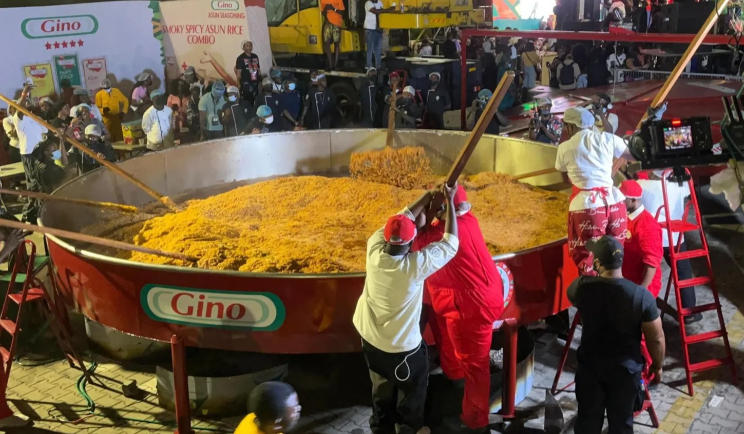 Jollof Rice Pot Breaks During World Record Attempt in Nigeria